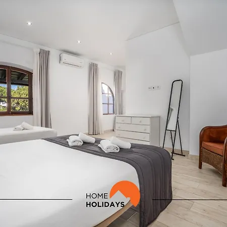 #213 Roja Pe By Holidays Villa