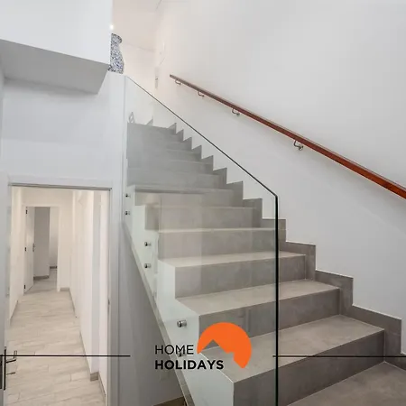 #213 Roja Pe By Holidays