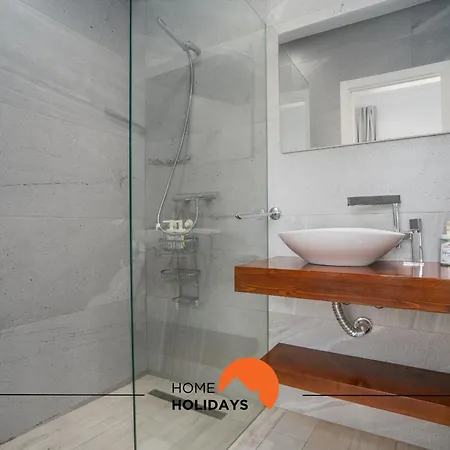 #213 Roja Pe By Holidays Villa *