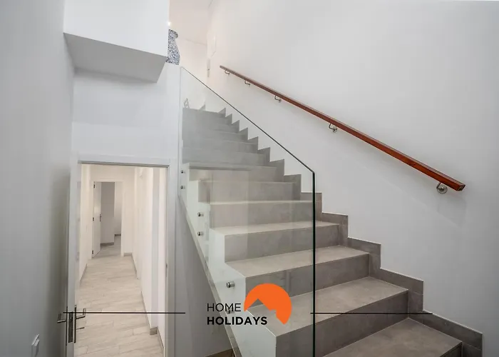 #213 Roja Pe By Holidays