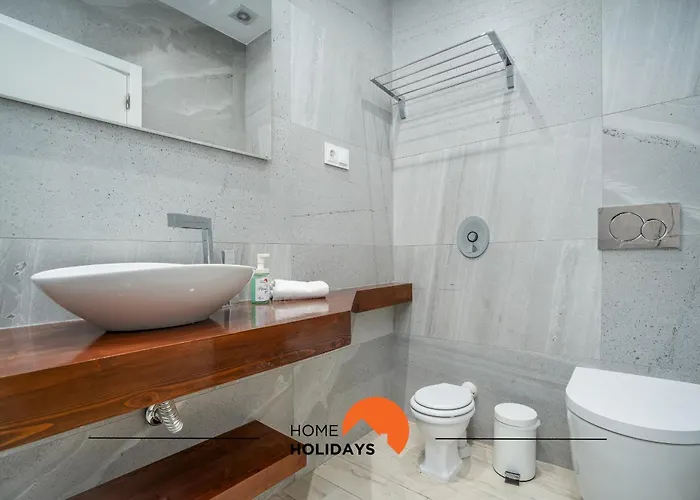 #213 Roja Pe By Holidays Villa